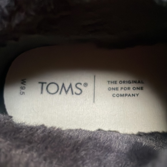 Toms size 9.5 gray suede ankle boots. - Picture 6 of 7